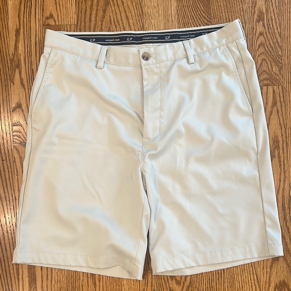 Vineyard Vines Cream Flat Front Shorts